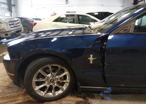 2010 Ford Mustang V6 Premium from USA, damaged, VIN 1ZVBP8AN4A5175978